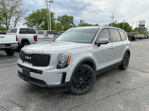 Used 2022 Kia Telluride EX w/ EX Premium Package AWD/4WD image 3