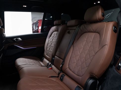 Used 2025 BMW X7 xDrive40i w/ M Sport Package image 21