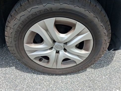Used 2014 Toyota RAV4 LE FWD image 13