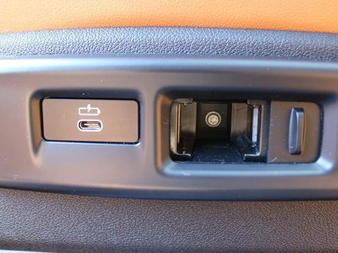 Used 2019 BMW X5 xDrive50i w/ M Sport Package AWD/4WD image 26