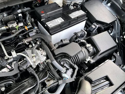 Used 2023 Toyota Corolla Cross L image 32