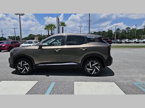 Used 2025 Nissan Kicks SV w/ SV Premium Package FWD image 28