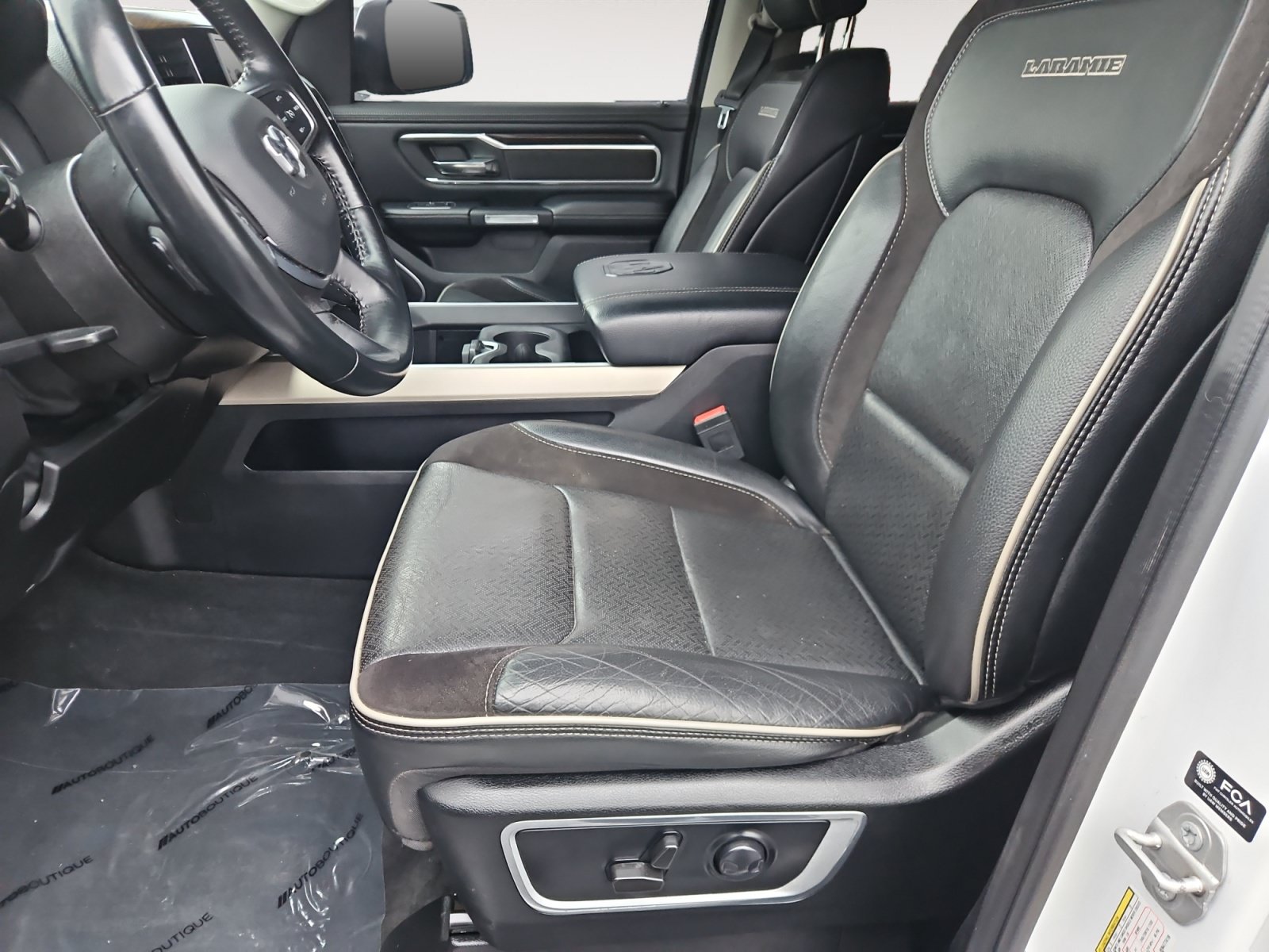 Used 2022 RAM 1500 Laramie AWD/4WD image 9