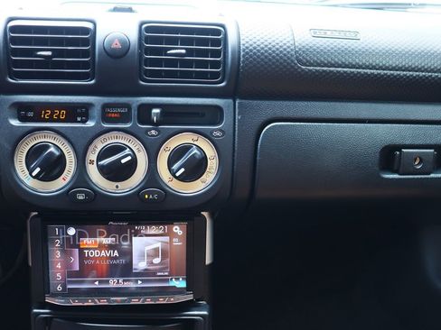 Used 2004 Toyota MR2 image 34