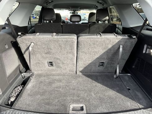 Used 2023 Ford Explorer Limited image 24