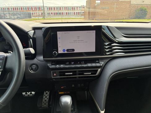 Used 2026 Toyota Camry SE FWD image 14