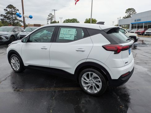 New 2027 Chevrolet Bolt LT w/ Comfort Package FWD image 27