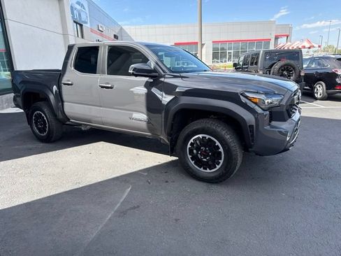 Used 2024 Toyota Tacoma TRD Off-Road w/ TRD Off Road Premium Package AWD/4WD image 8