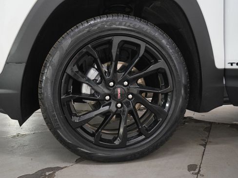 Used 2024 GMC Terrain SLE w/ Driver Convenience Package AWD/4WD image 30