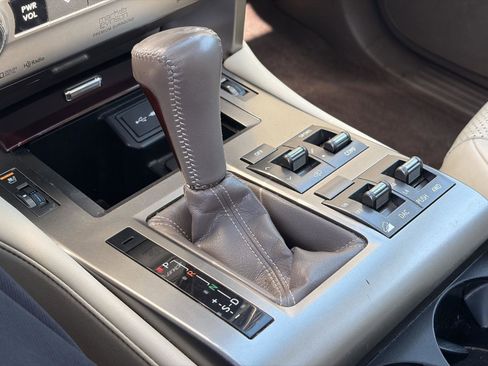 Used 2016 Lexus GX 460 Luxury w/ Preferred Accessory Package image 20