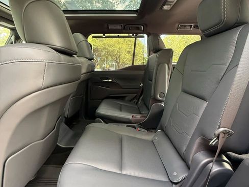 Used 2026 Lexus GX 550 w/ Accessory Package (2T) AWD/4WD image 15