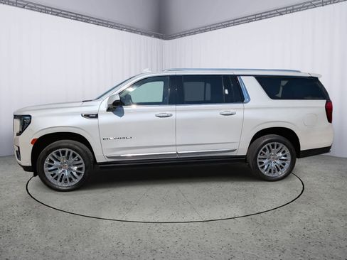 Certified 2024 GMC Yukon XL Denali w/ Advanced Technology Package AWD/4WD image 5