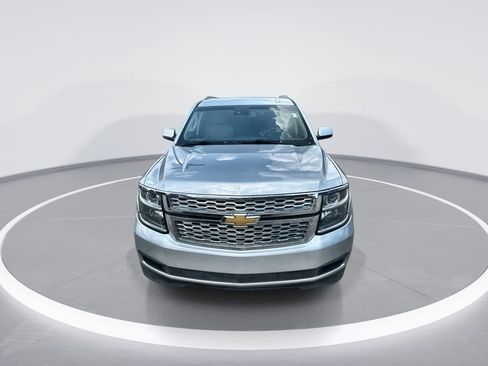 Used 2018 Chevrolet Suburban LT RWD image 3