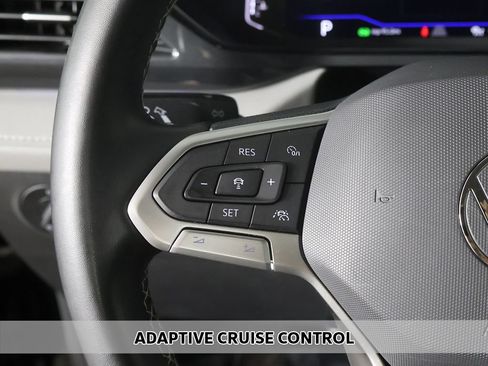 Used 2022 Volkswagen Taos SEL w/ Panoramic Sunroof Package AWD/4WD image 4