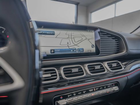 Used 2026 Mercedes-Benz GLS 450 4MATIC image 33