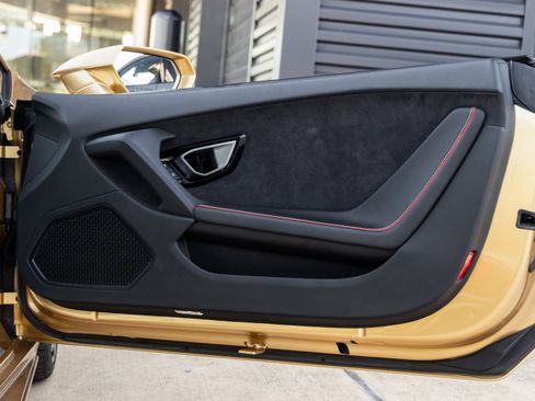 Used 2020 Lamborghini Huracan EVO image 41