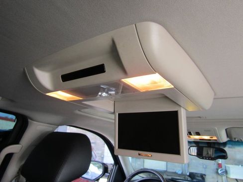 Used 2013 Cadillac Escalade Premium AWD/4WD image 16