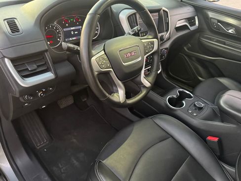 Used 2024 GMC Terrain SLT image 20