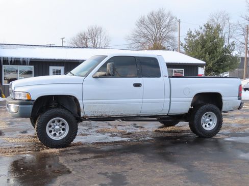 Used 1999 Dodge Ram 2500 Truck 4dr Quad Cab 139 WB HD 4WD image 2