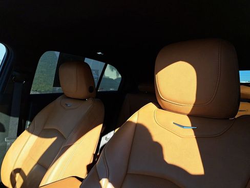 Used 2019 Cadillac XT4 Premium Luxury image 17