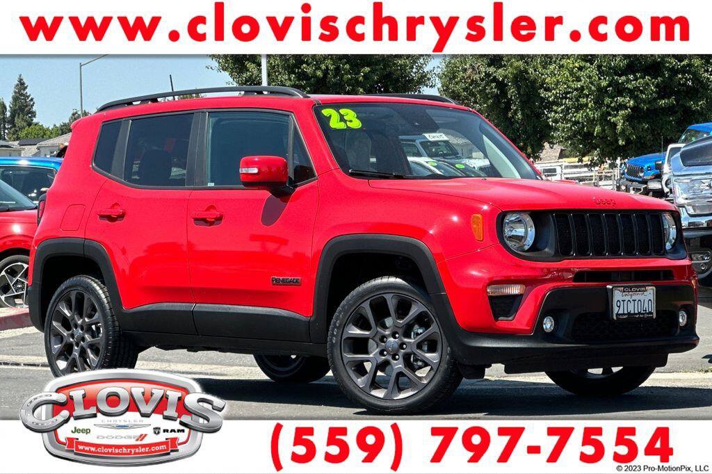 Used 2023 Jeep Renegade Latitude w/ Sun/Sound Group AWD/4WD image 1
