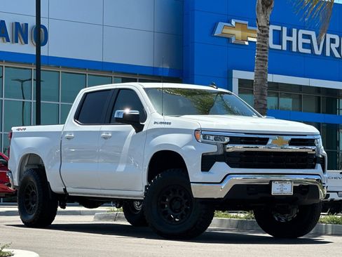 New 2026 Chevrolet Silverado 1500 LT w/ Convenience Package II AWD/4WD image 2