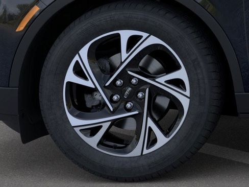 Used 2026 Lincoln Nautilus Premier AWD/4WD image 19