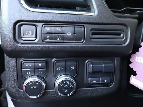 Used 2023 GMC Yukon XL AT4 w/ LPO, Floor Liner Package AWD/4WD image 18