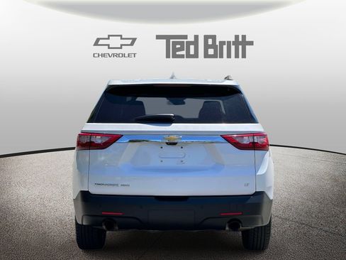 Used 2021 Chevrolet Traverse LT w/ LT Premium Package AWD/4WD image 5