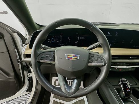 Used 2024 Cadillac XT4 Premium Luxury w/ Technology Package image 11