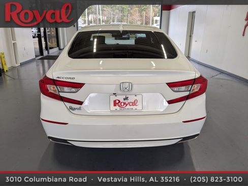 Used 2018 Honda Accord EX image 3