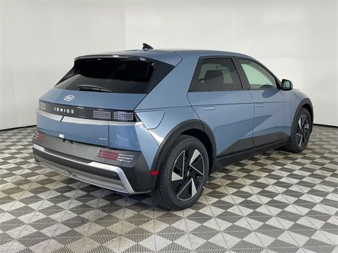 New 2025 Hyundai Ioniq 5 SE image 23