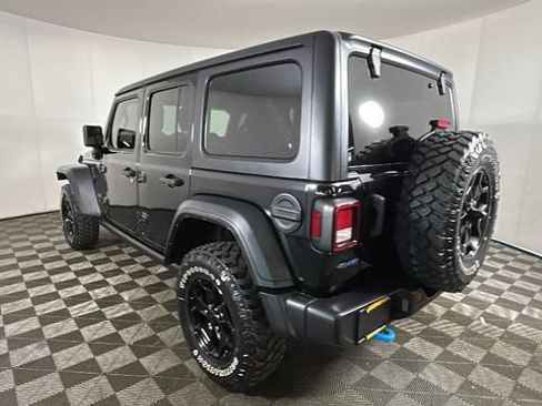 Used 2023 Jeep Wrangler Unlimited w/ Cold Weather Group AWD/4WD image 4