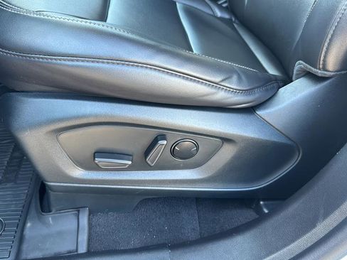 Certified 2023 Ford Explorer XLT w/ Equipment Group 202A AWD/4WD image 21