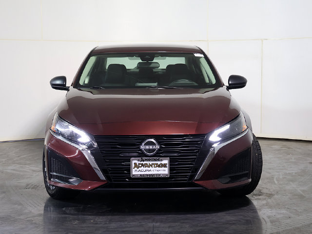 Used 2025 Nissan Altima 2.5 SV AWD/4WD image 8