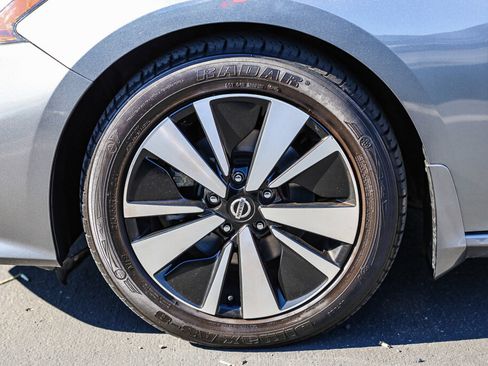 Used 2020 Nissan Altima 2.5 SV image 30