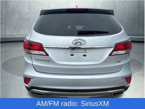 Used 2018 Hyundai Santa Fe SE image 5
