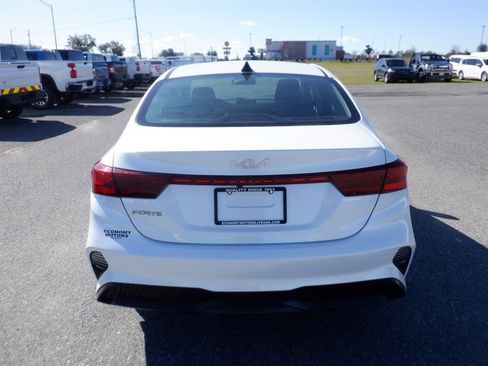 Used 2023 Kia Forte LXS image 5