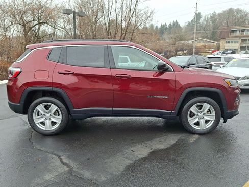 Used 2022 Jeep Compass Latitude image 7