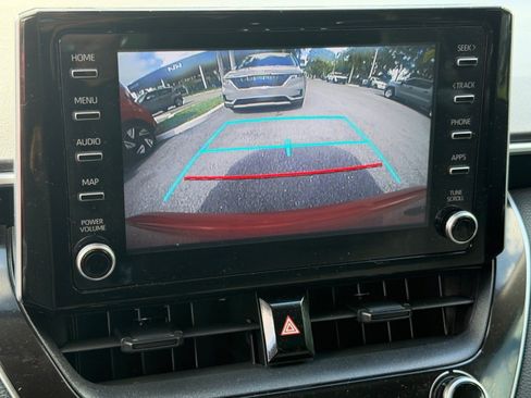 Used 2020 Toyota Corolla LE FWD image 26