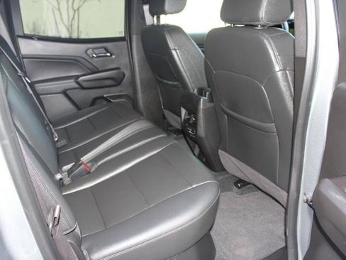 Used 2025 Chevrolet Colorado LT w/ LT Convenience Package RWD image 15