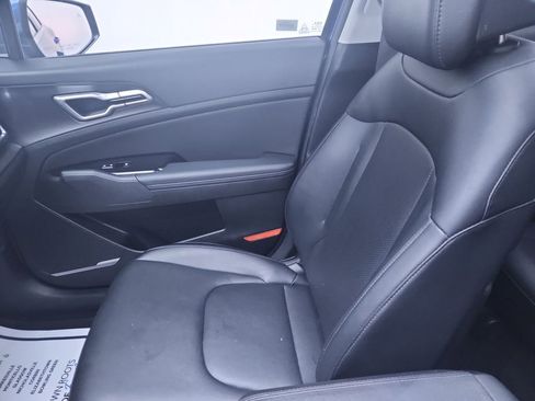 Used 2025 Kia Sportage EX w/ Premium Package image 23
