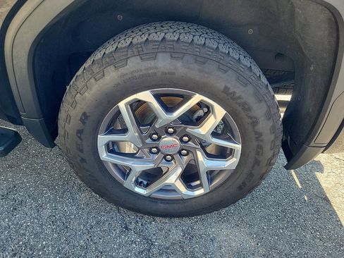 Used 2022 GMC Sierra 1500 SLT w/ SLT Convenience Package image 10