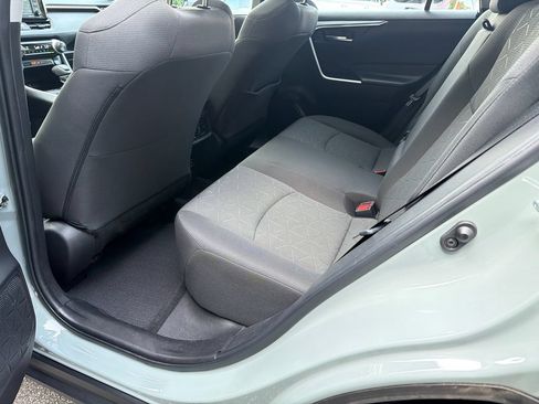 Used 2022 Toyota RAV4 XLE w/ Convenience Package FWD image 21