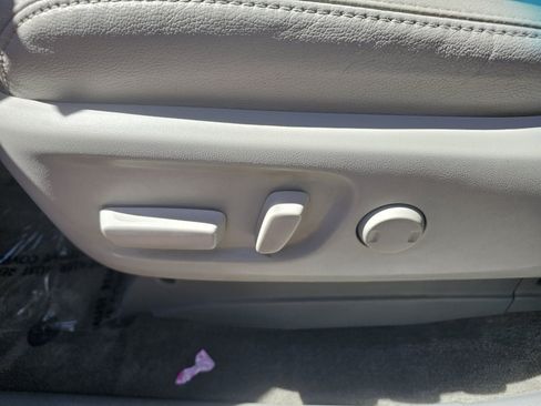 Used 2013 Toyota Sienna XLE AWD/4WD image 13
