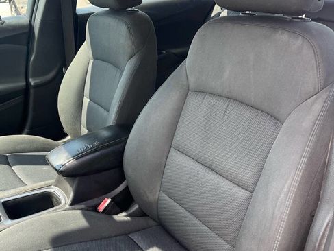 Used 2016 Chevrolet Cruze LT image 16