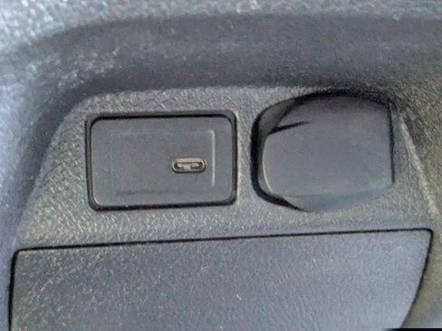 Used 2025 Mercedes-Benz Sprinter 2500 image 26