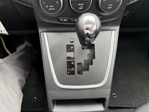 Used 2012 MAZDA MAZDA5 Touring w/ Moonroof & Audio Pkg FWD image 32