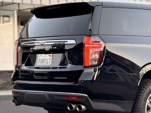 Used 2023 Chevrolet Suburban Premier RWD image 9