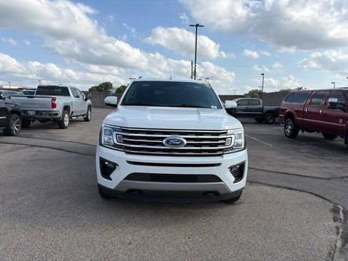Used 2019 Ford Expedition XLT w/ Equipment Group 202A AWD/4WD image 2